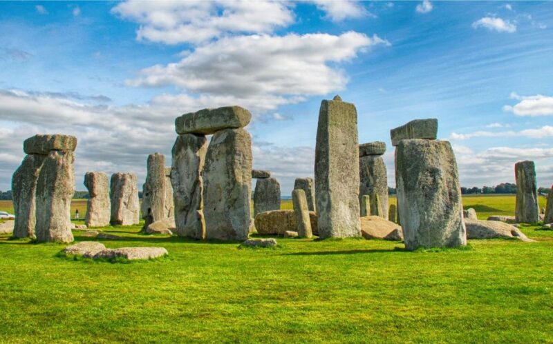 From Birmingham: Stonehenge & Bath Day Tour - Discovering Stonehenge