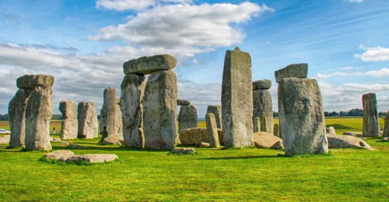 From Birmingham: Stonehenge & Bath Day Tour - Exploring Stonehenge
