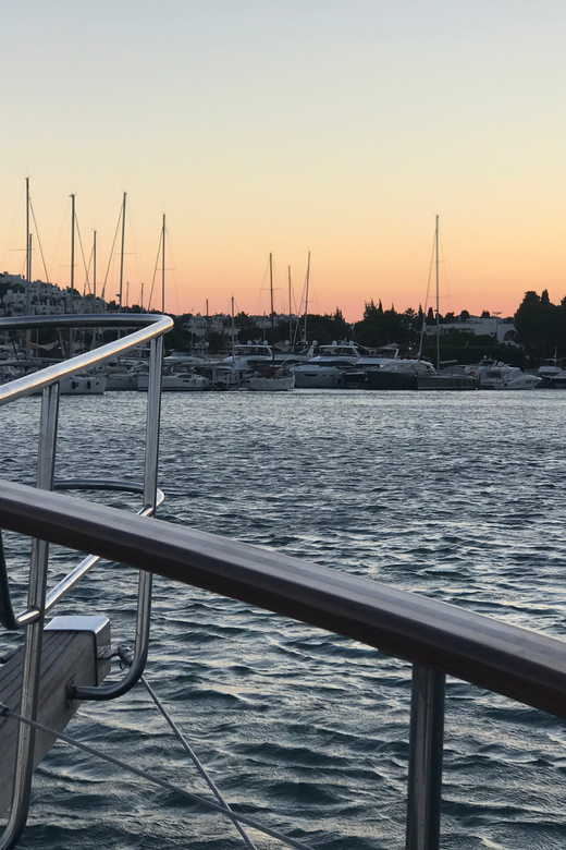From Bodrum: Private Sunset Boat Tour With Dinner & Swimming - Inclusions