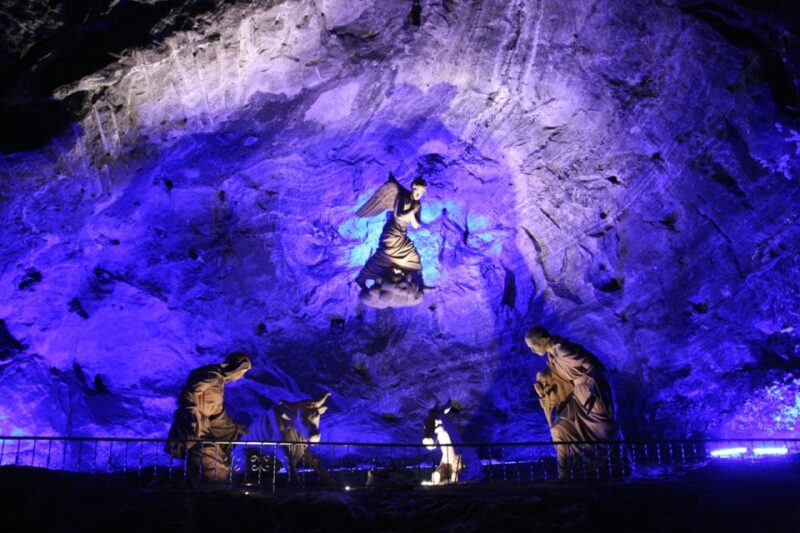 From Bogotá: Jaime Duque Park and Salt Cathedral With Lunch - Itinerary: Jaime Duque Park