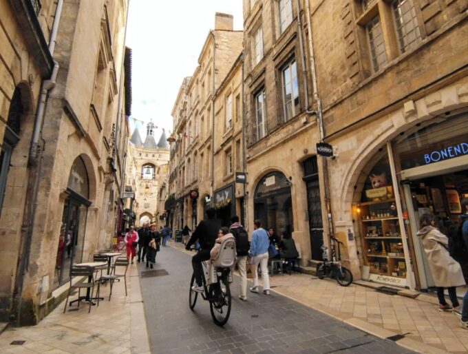 From Bordeaux to Saint Emilion by Gravel Bike - Wine Tasting - Arrival in Saint-Emilion