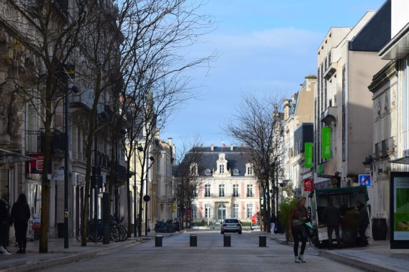 From Bordeaux: Visit the Futuroscope + City-Tour in Poitiers - Itinerary