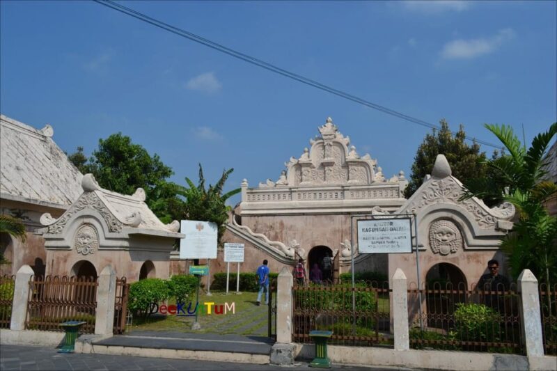FROM BOROBUDUR: YOGYAKARTA DAY TOURS WITH CAR DRIVER HIRE - Accessibility and Restrictions