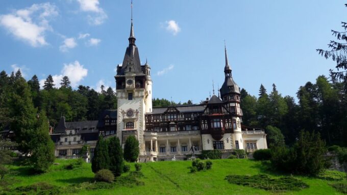 From Brasov: Peles Castle, Bran Castle & Cantacuzino Castle - Tour Features