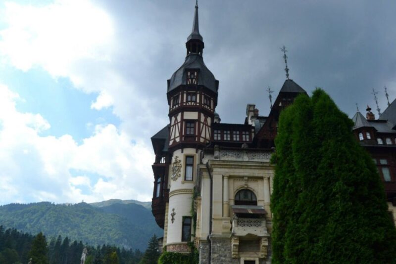 From Brasov: Private Sinaia and Bucharest Day Trip - Highlights of the Itinerary