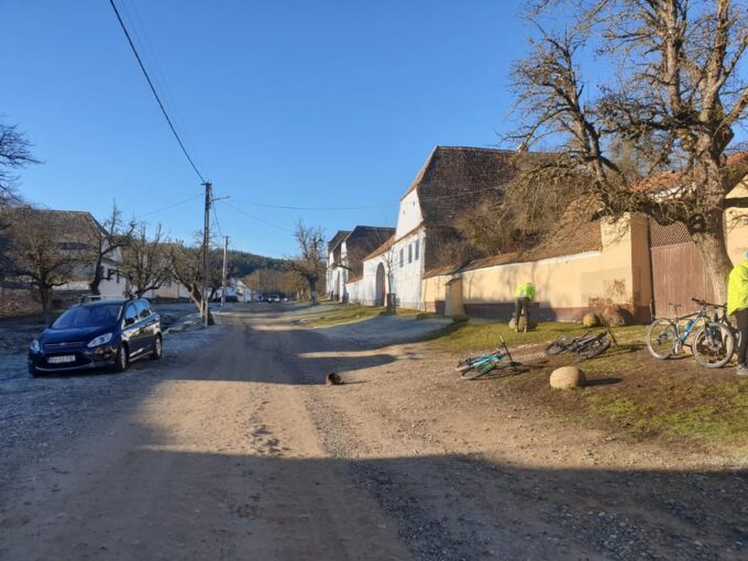 From Brasov: Viscri, Meshendorf, Bunesti Ebike Tour - Admiring Village Architecture