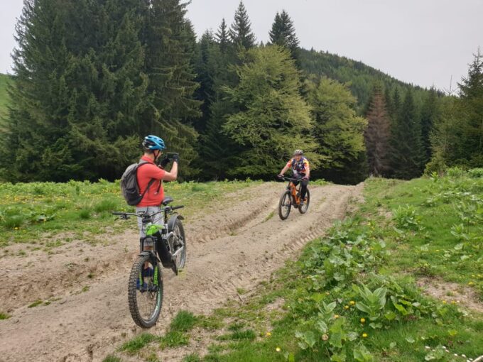 From Brasov: Viscri, Meshendorf, Bunesti Ebike Tour - Frequently Asked Questions