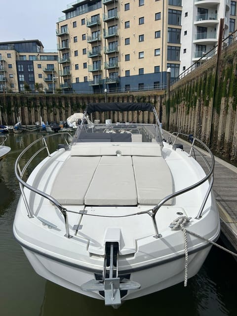 From Brighton: Beneteau Flyer Sundeck Private Charter - Explore the Seven Sisters Cliffs