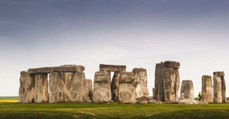 From Bristol: Stonehenge and Cotswold Villages Day Tour - Inclusions in the Tour