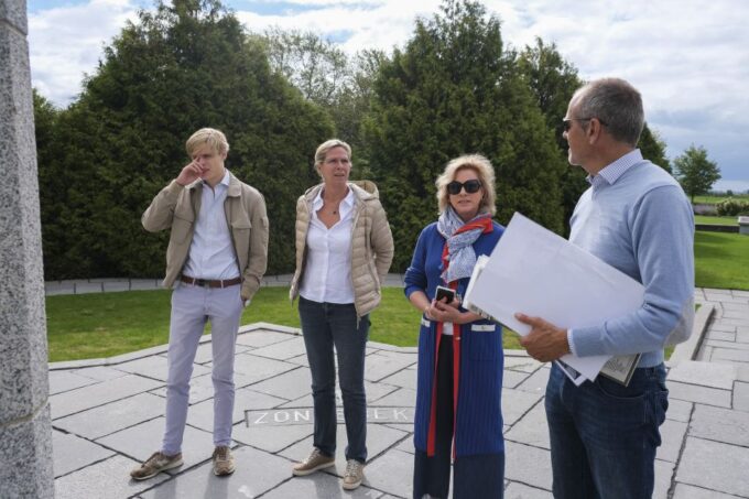 From Bruges: Great War Flanders Fields Minibus Tour W/Lunch - Dining Experience