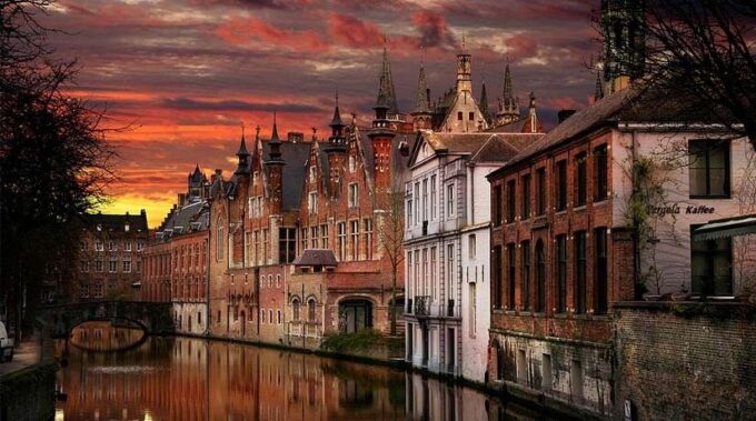 From Brussels: Bruges Day Trip With Optional Boat Tour - Scenic Journey to Bruges