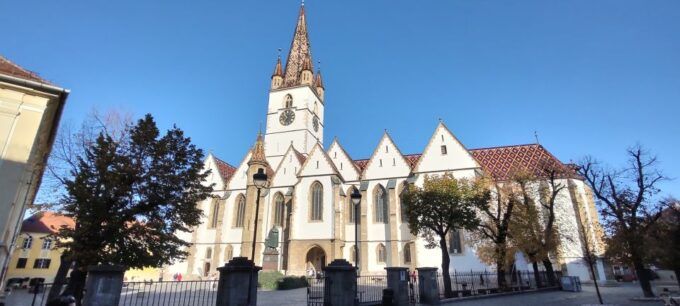 From Bucharest: Private 6-Day Dracula Tour in Transylvania - Skip-the-line Access