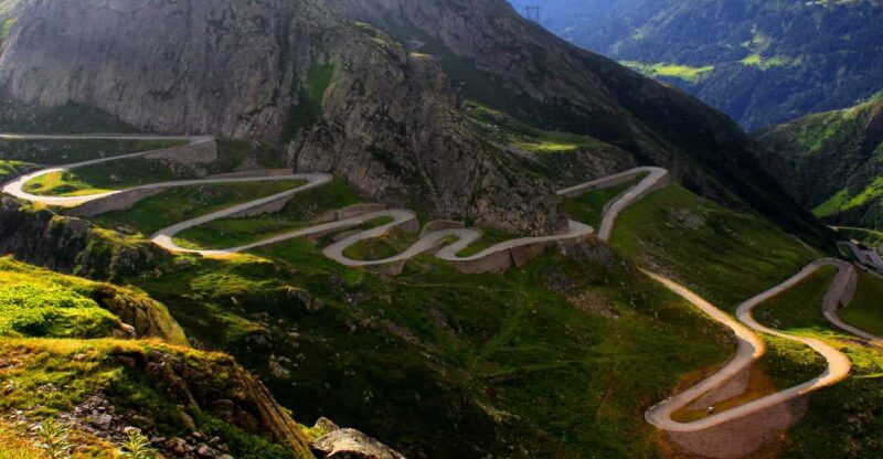 From Bucharest: Transfăgărășan Day-Trip & Dracula Castle - Itinerary Highlights