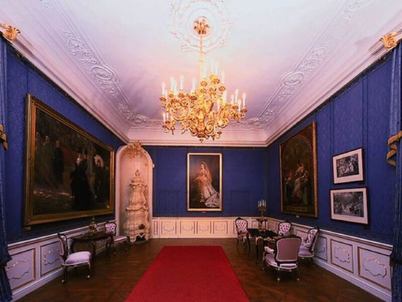 From Budapest: Gödöllő Royal Sissi Guided Tour - Itinerary Details