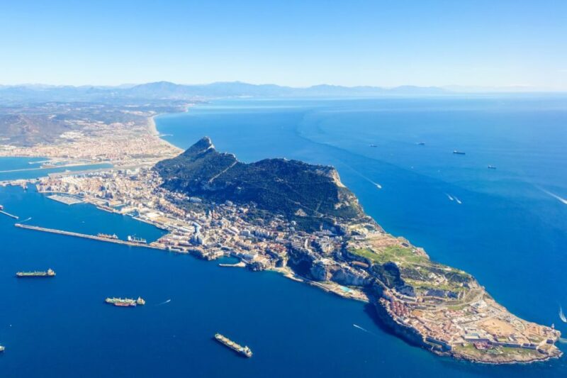 From Cadiz/El Puerto/Jerez: Gibraltar Sightseeing Day Trip - Gibraltar Old Town Exploration