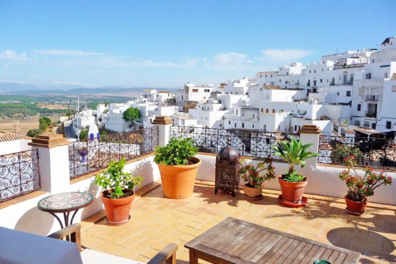 From Cádiz: Private Day Trip to Gibraltar & Vejer Tour - Key Points