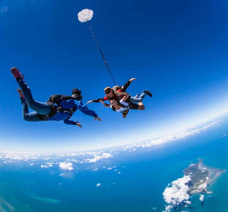 From Cairns: Tandem Skydive Experience over Mission Beach - A closer look at the Tandem Skydive Experience