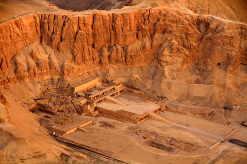 From Cairo: Luxor Guided Tour With Overnight Classic Bus - Tour Guide and Experience