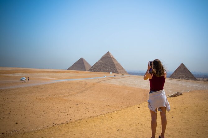 From Cairo or Giza: Pyramids of Giza, Sphinx, Saqqara & Memphis Tour With Lunch - Visiting Saqqara and Memphis