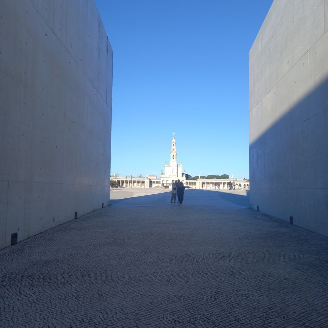 From Caldas: Guided Half Day Tour of Fátima - Weather and Cancellation Policy