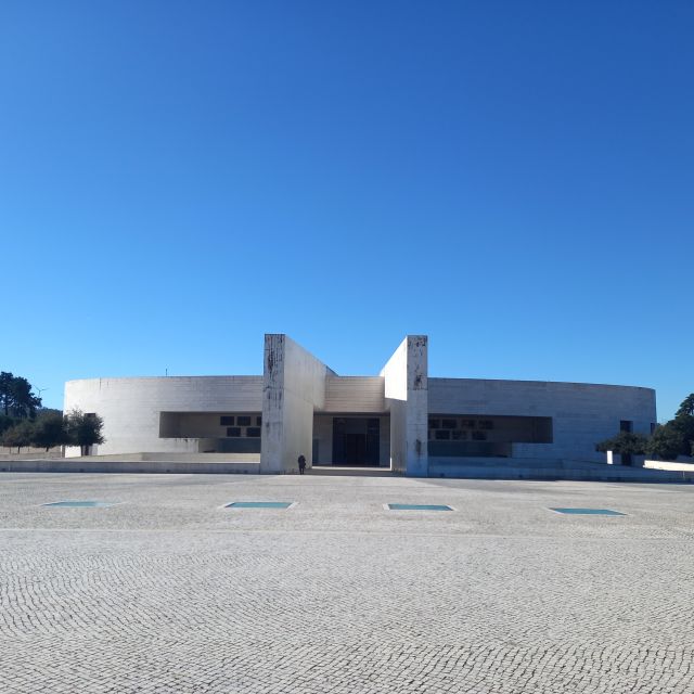 From Caldas: Guided Half Day Tour of Fátima - Transportation and Accessibility