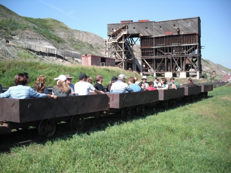 From Calgary: Drumheller and Badlands Tour - Itinerary Highlights
