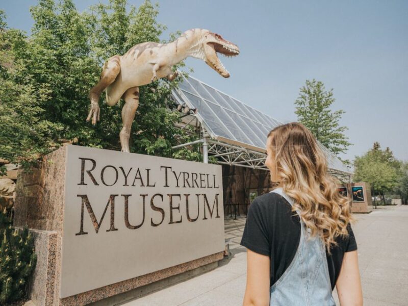 From Calgary: Guided Day Tour to Drumheller - Tour Experience