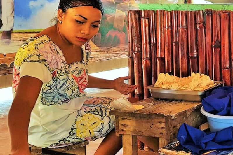 From Cancun: Chichen Itza Tour & Mayan Food Experience - Chichen Itza Experience