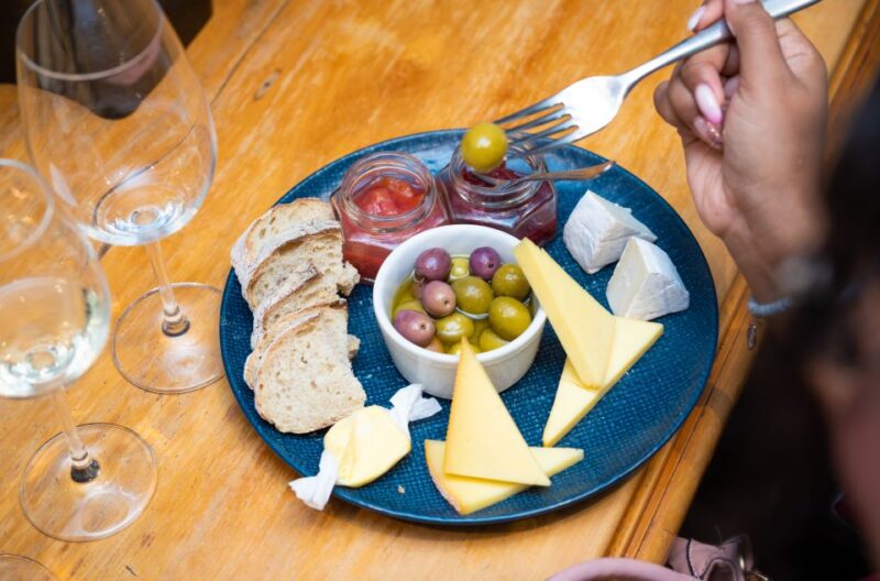 From Cape Town: 3 Regions Wine Tour With 3 Estates, 15 Wines - Guided Walk in Stellenbosch