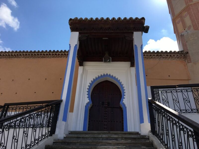 From Casablanca: Private Day Trip to Chefchaouen With Medina - Transportation and Guidance