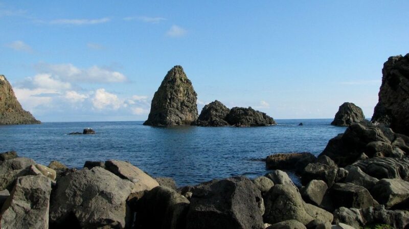 From Catania: Aci Castello Sailing Boat Trip With Aperitif - Key Points