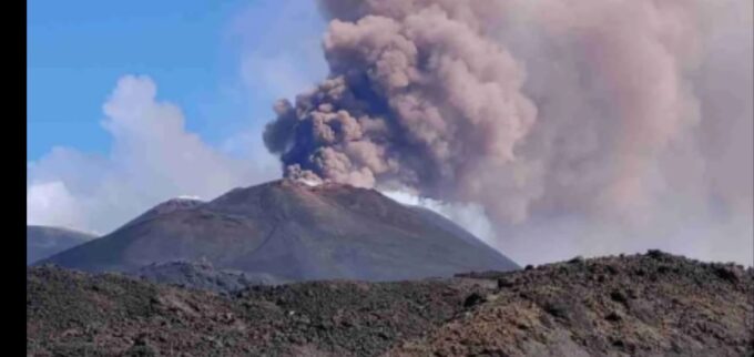 From Catania, Acireale, Giarre: Mount Etna Half-Day Trip - Tasting Local Products