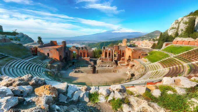 From Catania: Etna and Taormina Day Trip With Honey Tasting - Taormina Discovery
