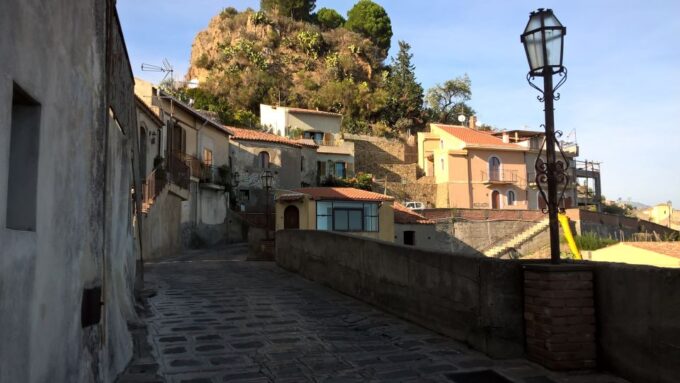 From Catania: Taormina, Savoca, & Castelmola Tour W/ Brunch - Experiencing Castelmola