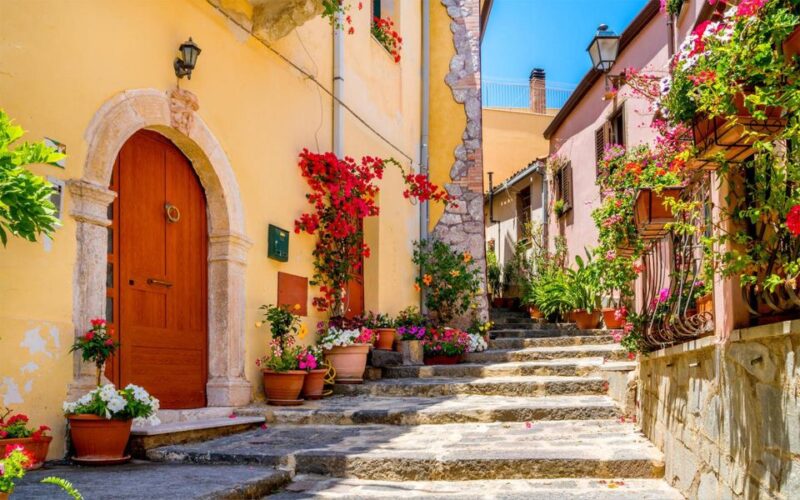 From Cefalù: Day Trip to Mount Etna and Taormina - Exploring Mount Etna