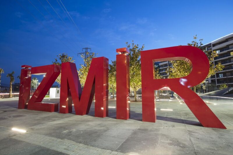 From Cesme: Private Izmir City & Agora Tour With Lunch - Itinerary Highlights