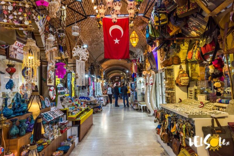 From Cesme: Private Izmir City & Agora Tour With Lunch - Guiding Services and Flexibility