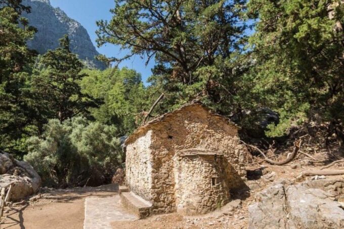 From Chania: Samaria Gorge Hiking Tour - Hiking Escort and Assistance