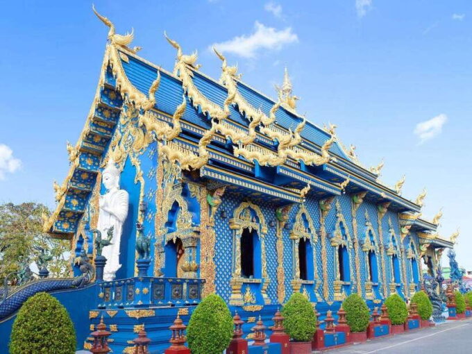 From Chiang Mai: Chiang Rai Famous Temples Guided Tour - Inclusions