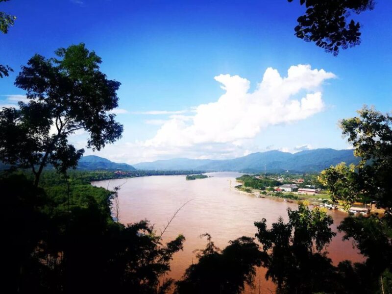 From Chiang Mai: Chiang Rai Temples and Golden Triangle Tour - Itinerary Highlights