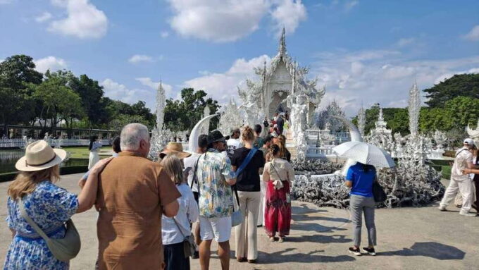 From Chiang Mai: Chiang Rai White, Blue, and Red Temple Tour - Relaxing at the Hot Spring