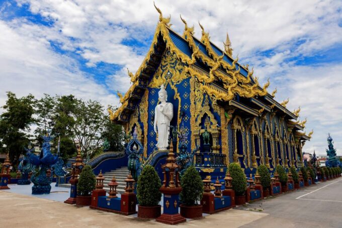 From Chiang Mai: Chiang Rais Temples Exploration Day Trip - Visiting the White Temple