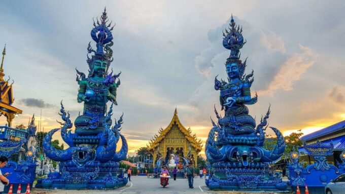 From Chiang Mai: Chiang Rais Temples Exploration Day Trip - Discovering the Red Temple