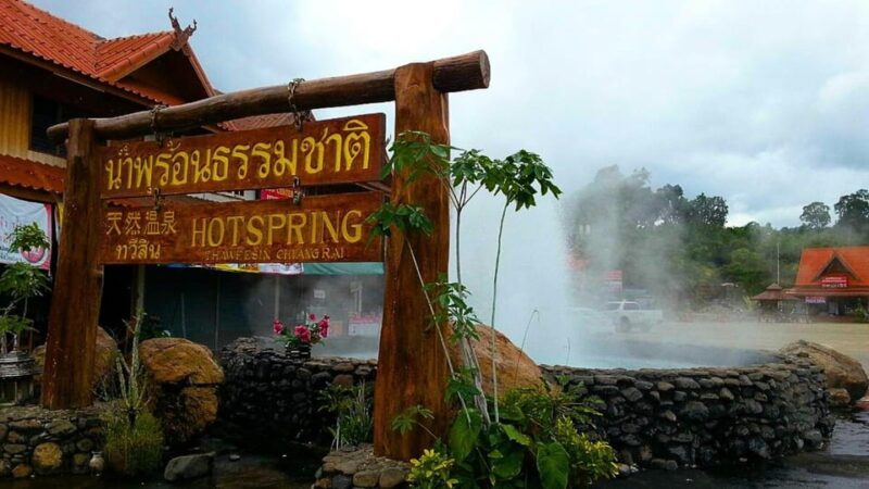 From Chiang Mai : White and Blue Temples and Lalita Cafe - Itinerary Highlights