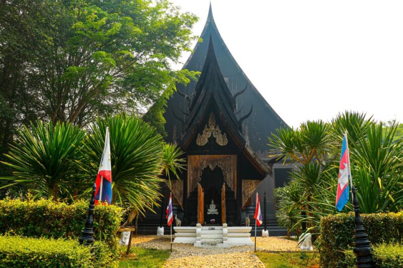 From Chiang Rai: Famous Temples and Golden Triangle Day Tour - Itinerary Highlights