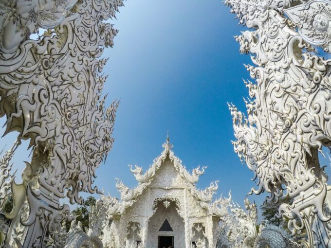 From Chiang Rai: the Best of Chiang Rai With Spanish Guide - White Temple Exploration