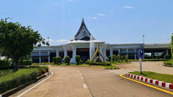 From Chiang Rai: Transfer to Laos Immigration - Experienced Driver
