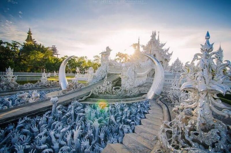 From Chiangmai: Chiang Rai 2 Temples +Black House Museum - White Temple