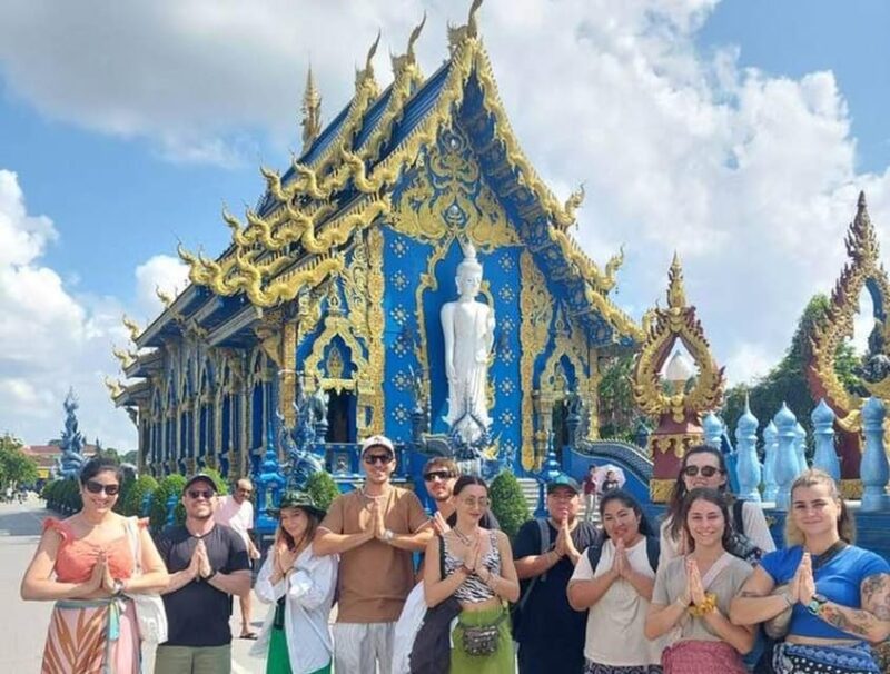 From Chiangmai: Chiang Rai 2 Temples +Black House Museum - Blue Temple