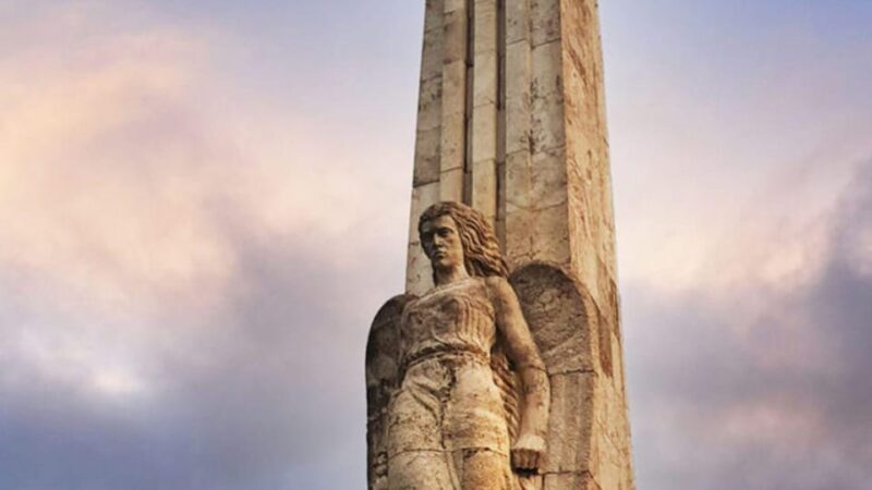 From Cluj: Alba Iulia, Corvin Castle, and Rosia Montana… - Pickup and Communication